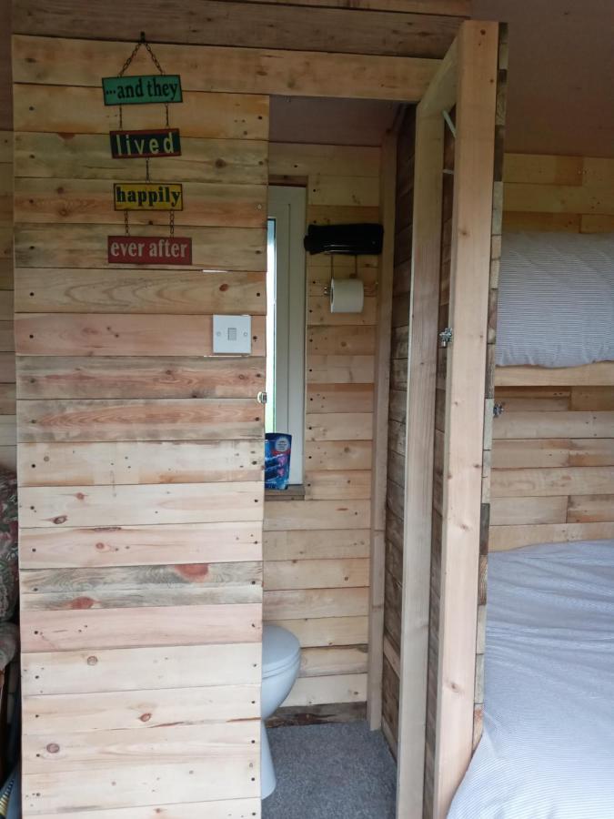Orchard Meadow Shepherd Huts Leek-Buxton-Ashbourne Upper Elkstone المظهر الخارجي الصورة